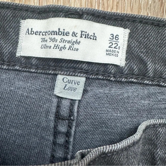 Abercrombie & Fitch Curve Love ‘90s Straight Ultra High Rise Jeans Sz 36/22 NWT - Picture 6 of 9